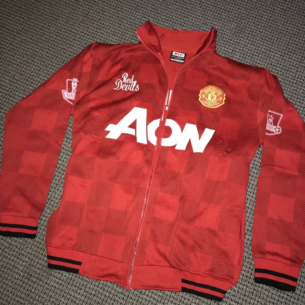 Manchester United Womens Medium Red Devils FullZip Sweatshirt‎